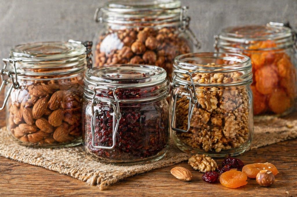 Bakalie w kuchni – jak przechowywać, aby nie jełczały i nie traciły jakości